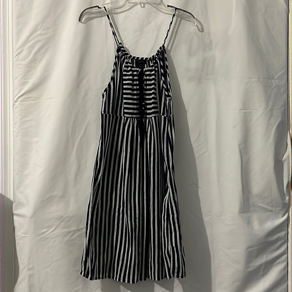 Designer: J. Crew ~ Size: M ~ Color: Navy Blue and White
